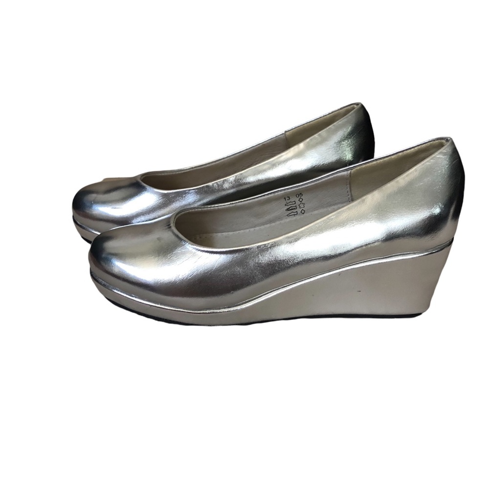 NWOT Pazitos Silver Wedge Shoes 33 (1.5 - 2)
